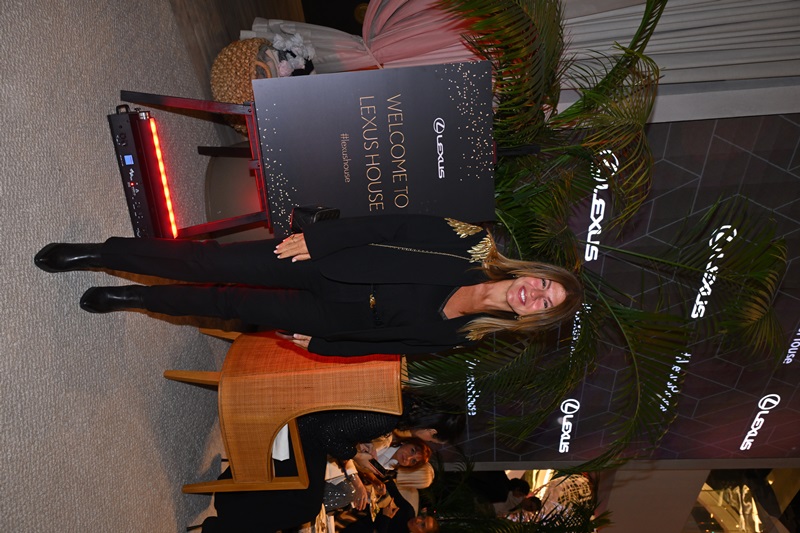 Saffet Emre Tonguç,  60. Ya��n� Lexus House�ta Dostlar�yla Kutlad�